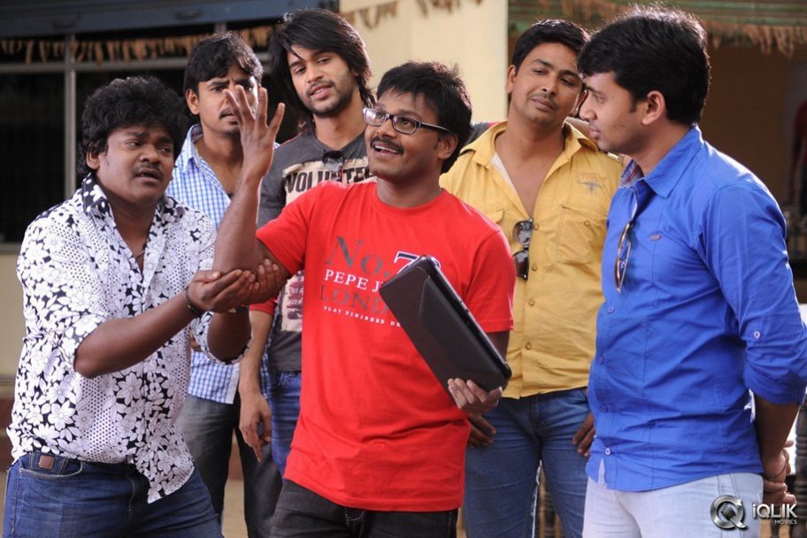 Mirchi Lanti Kurradu